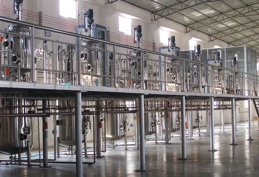 LG-PJ系列 全自動(dòng)多聯(lián)不銹鋼發(fā)酵罐—大型發(fā)酵車(chē)間