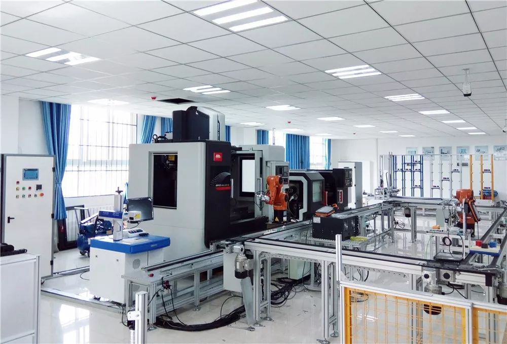 工業(yè)機器人智能制造創(chuàng )新設計工作站